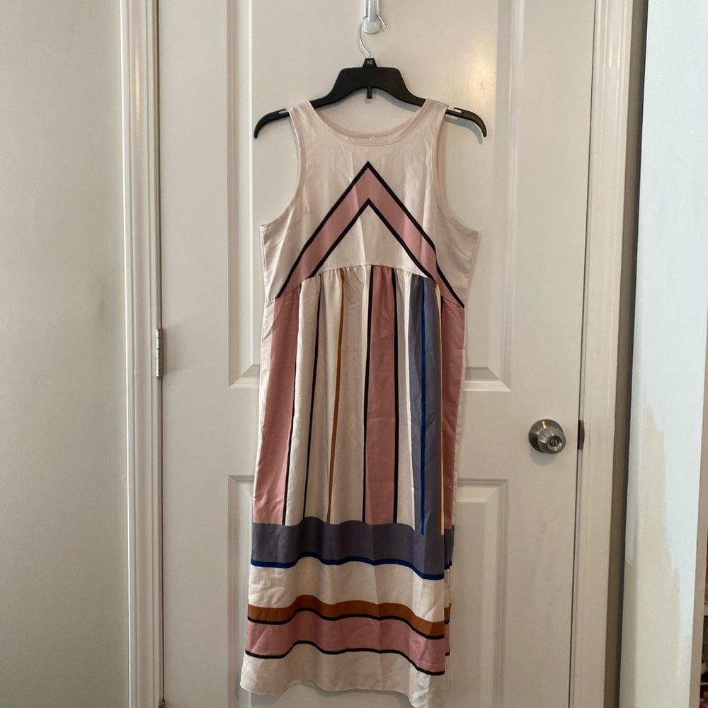 Bold pattern muted color pallet shift dress size medium